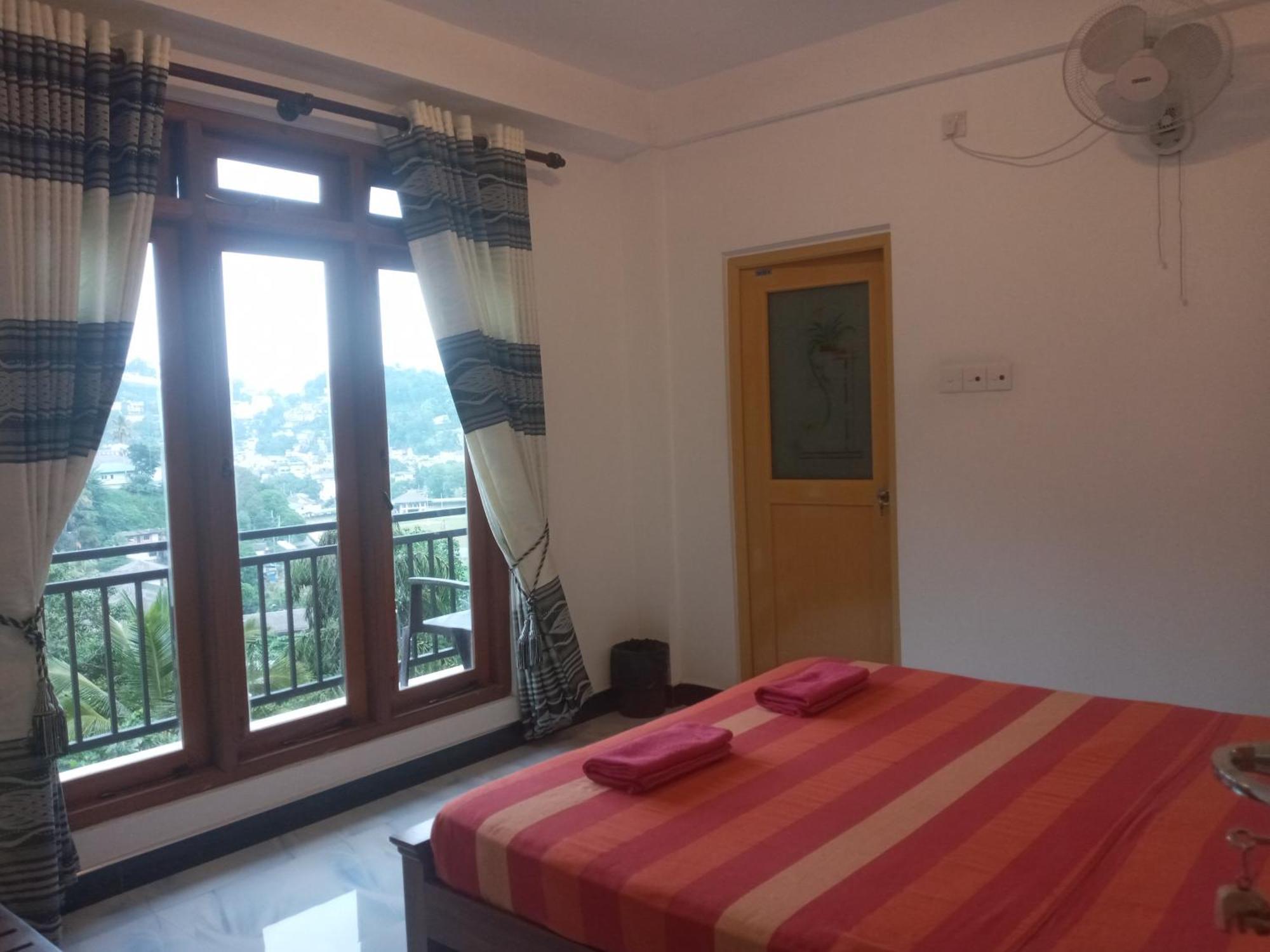 Kelum Homestay Kandy Exterior photo